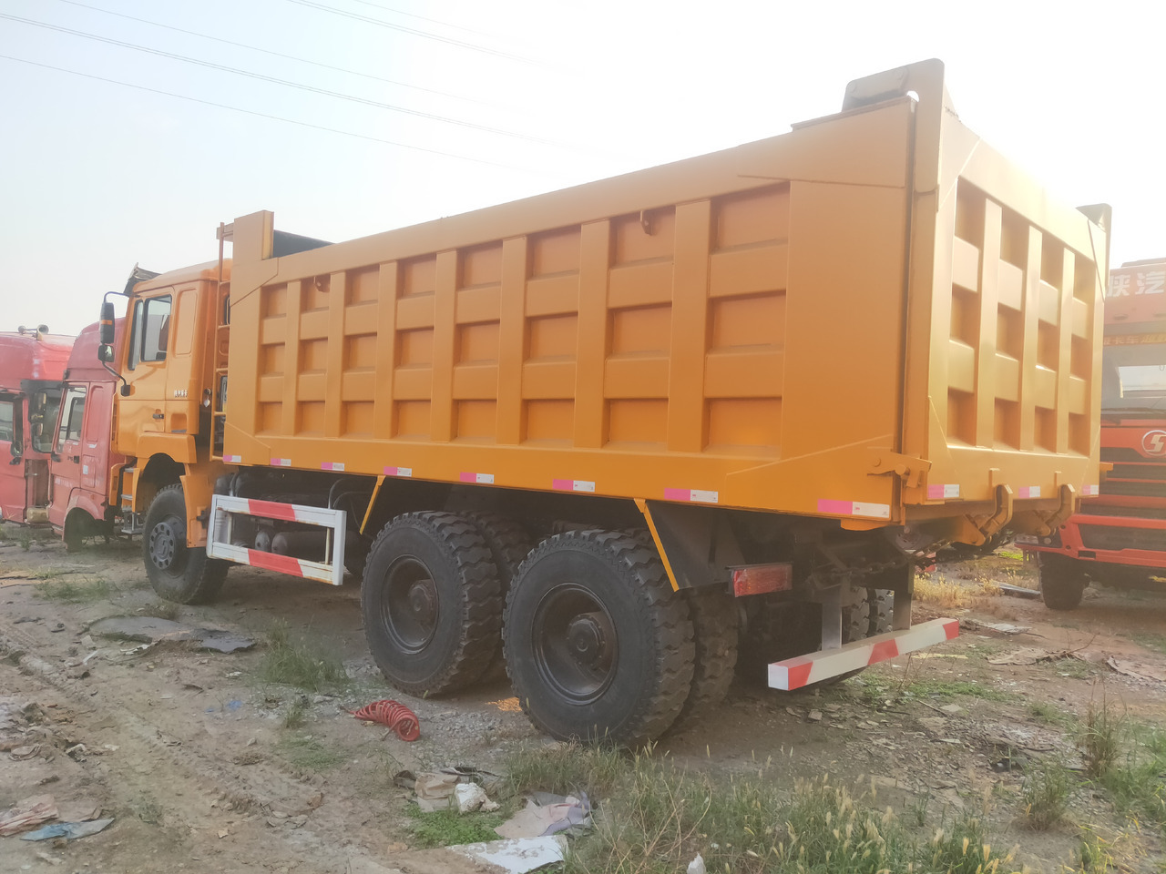 Shacman F3000 6*4 Dump truck - מזהיר: תמונה 2 Shacman F3000 6*4 Dump truck - מזהיר: תמונה 2