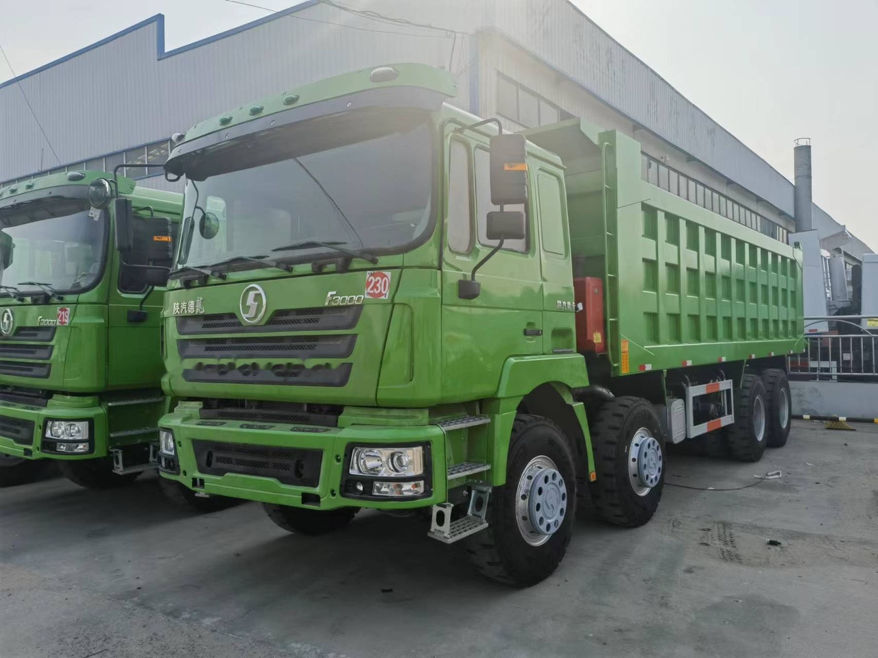 Shacman F3000 8*4 Dump truck - מזהיר: תמונה 1 Shacman F3000 8*4 Dump truck - מזהיר: תמונה 1