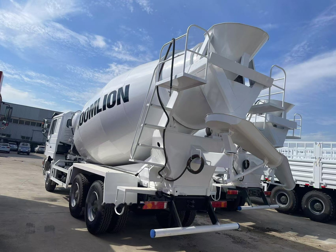 Shacman F3000 Concrete mixer truck - משאית מערבלת בטון: תמונה 3 Shacman F3000 Concrete mixer truck - משאית מערבלת בטון: תמונה 3