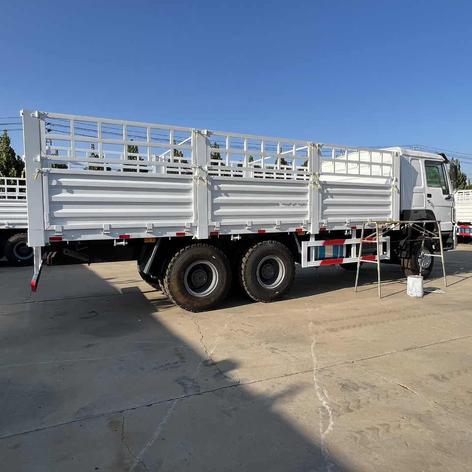 Sinotruk HOWO 371 6*4 Fence truck - משאית צד נופל/ שטוחה: תמונה 4 Sinotruk HOWO 371 6*4 Fence truck - משאית צד נופל/ שטוחה: תמונה 4