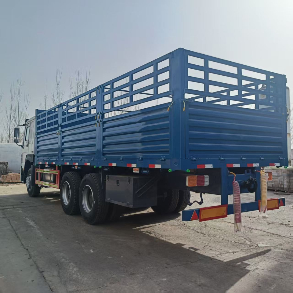Sinotruk HOWO 371 6*4 Fence truck - משאית צד נופל/ שטוחה: תמונה 4 Sinotruk HOWO 371 6*4 Fence truck - משאית צד נופל/ שטוחה: תמונה 4