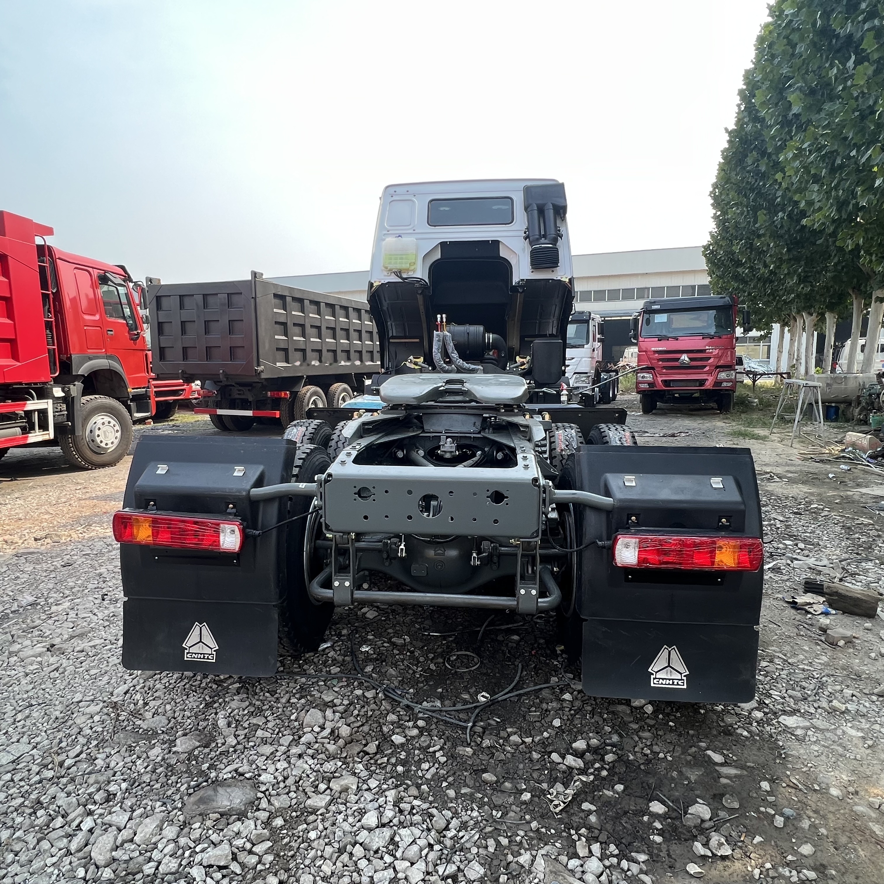 Sinotruk HOWO 371 Tractor - יחידת טרקטור: תמונה 2 Sinotruk HOWO 371 Tractor - יחידת טרקטור: תמונה 2