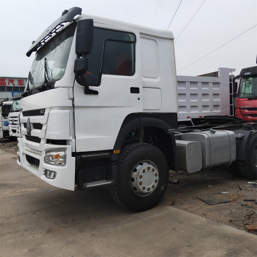 Sinotruk HOWO 420 tractor - מיני מסיר פסולת: תמונה 5 Sinotruk HOWO 420 tractor - מיני מסיר פסולת: תמונה 5