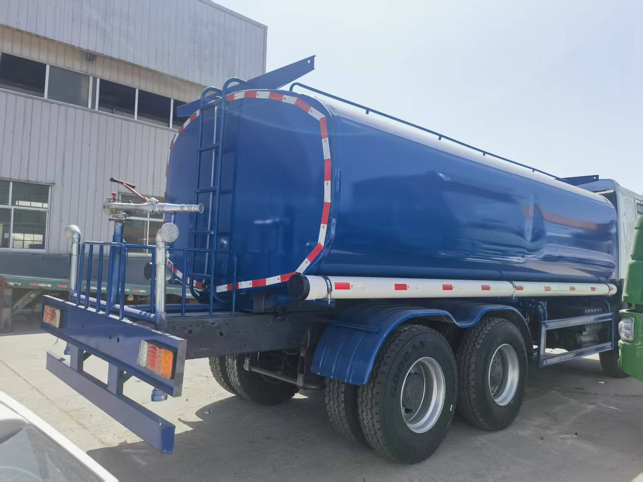 Sinotruk HOWO 6*4 Sprinkler - כלי רכב עירוני/ מיוחד: תמונה 4 Sinotruk HOWO 6*4 Sprinkler - כלי רכב עירוני/ מיוחד: תמונה 4