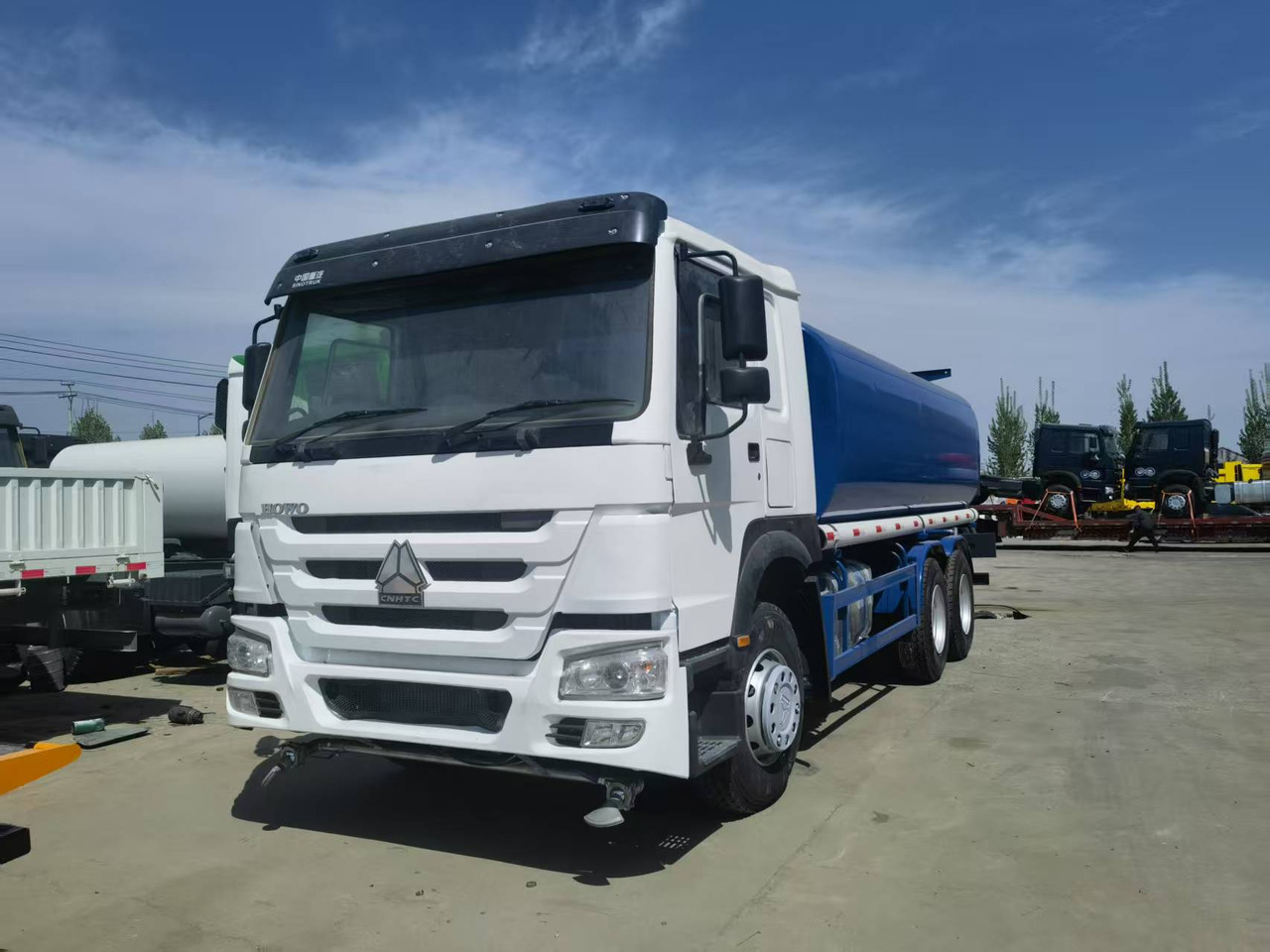 Sinotruk HOWO 6*4 Sprinkler - כלי רכב עירוני/ מיוחד: תמונה 1 Sinotruk HOWO 6*4 Sprinkler - כלי רכב עירוני/ מיוחד: תמונה 1