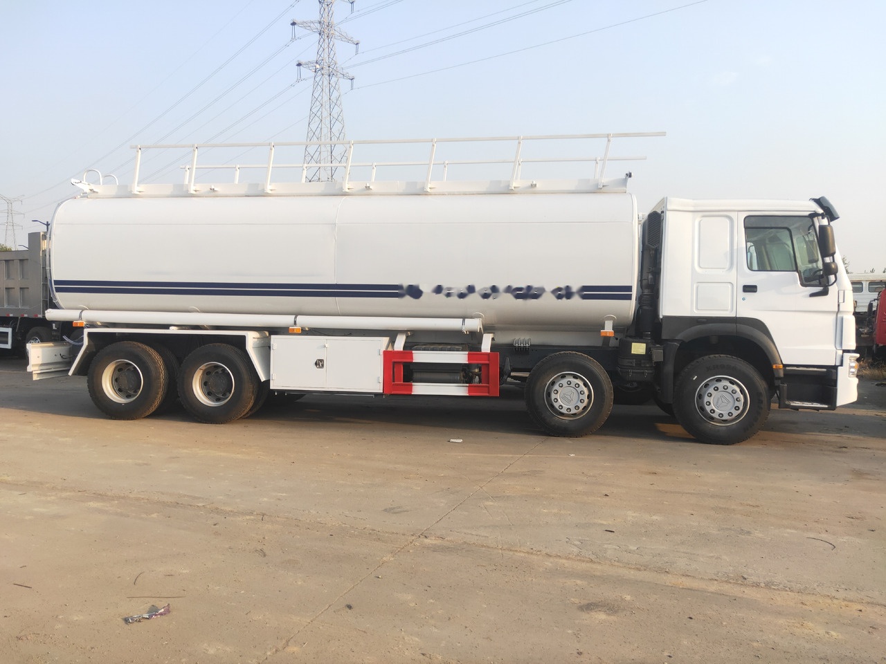 משאית מכל Sinotruk HOWO 8*4 Tank truck: תמונה 10
