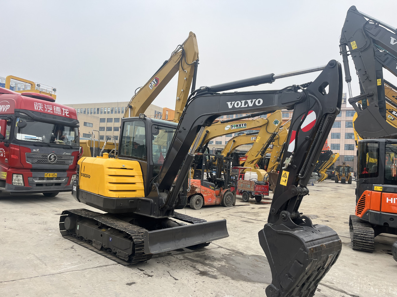 VOLVO EC60C - מיני מחפר: תמונה 2 VOLVO EC60C - מיני מחפר: תמונה 2