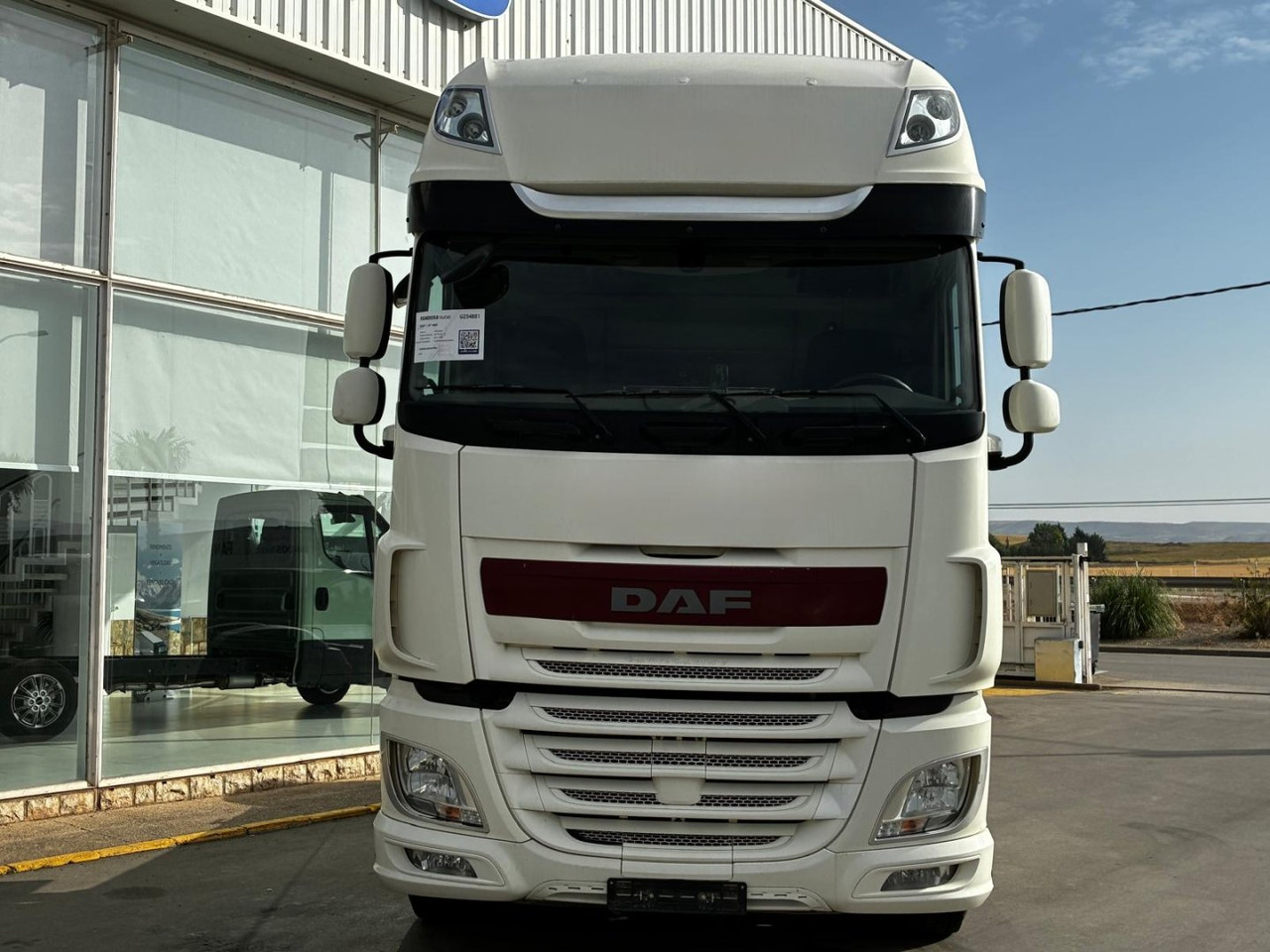 Cabeza Tractora DAF 480 SUPER SPACE CAB AUTOMATICA CON INTARDER - יחידת טרקטור: תמונה 2 Cabeza Tractora DAF 480 SUPER SPACE CAB AUTOMATICA CON INTARDER - יחידת טרקטור: תמונה 2