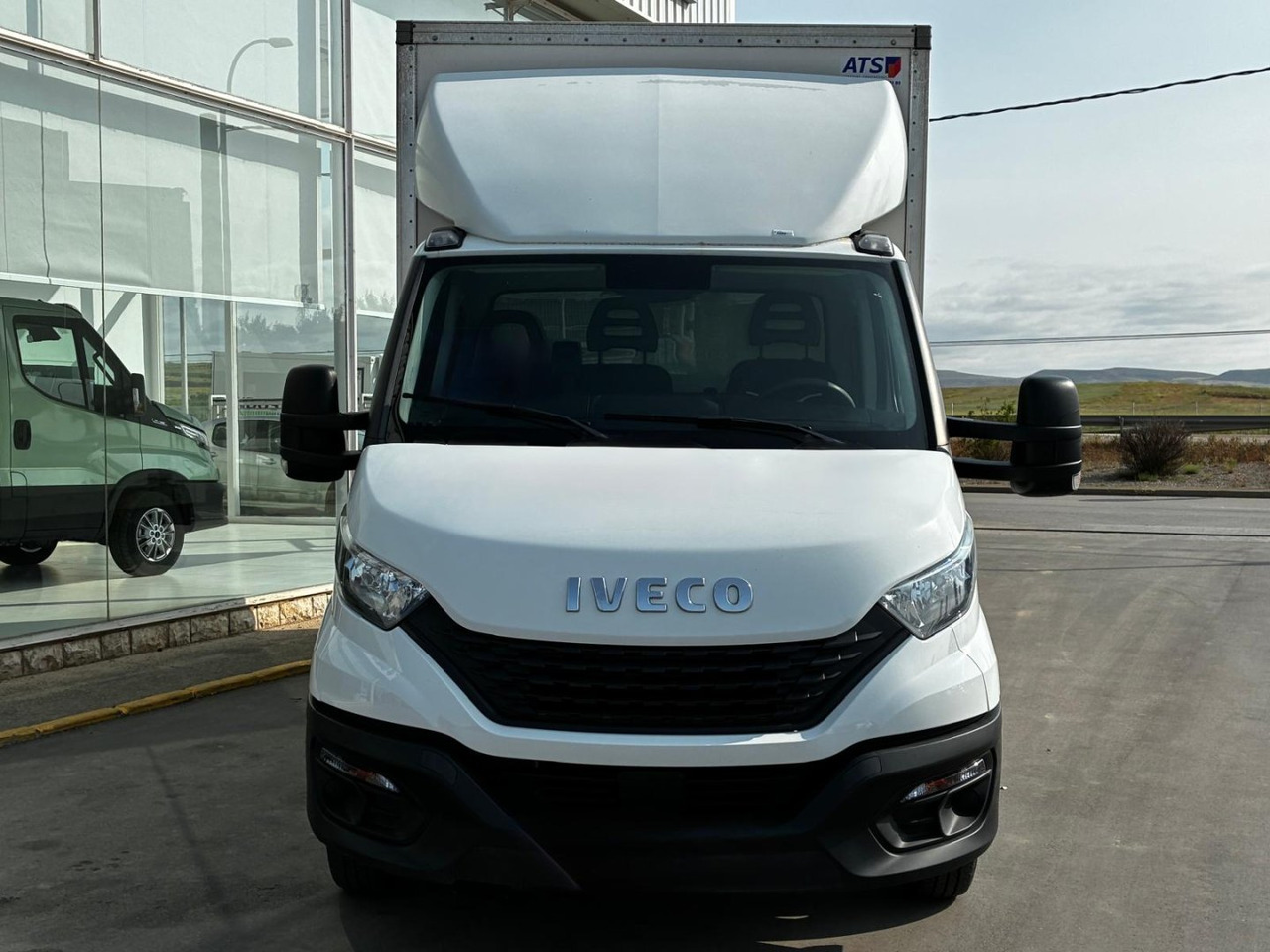 Caja cerrada IVECO 35C16 20m3 - כלי רכב מסחרי עם תיבה: תמונה 2 Caja cerrada IVECO 35C16 20m3 - כלי רכב מסחרי עם תיבה: תמונה 2
