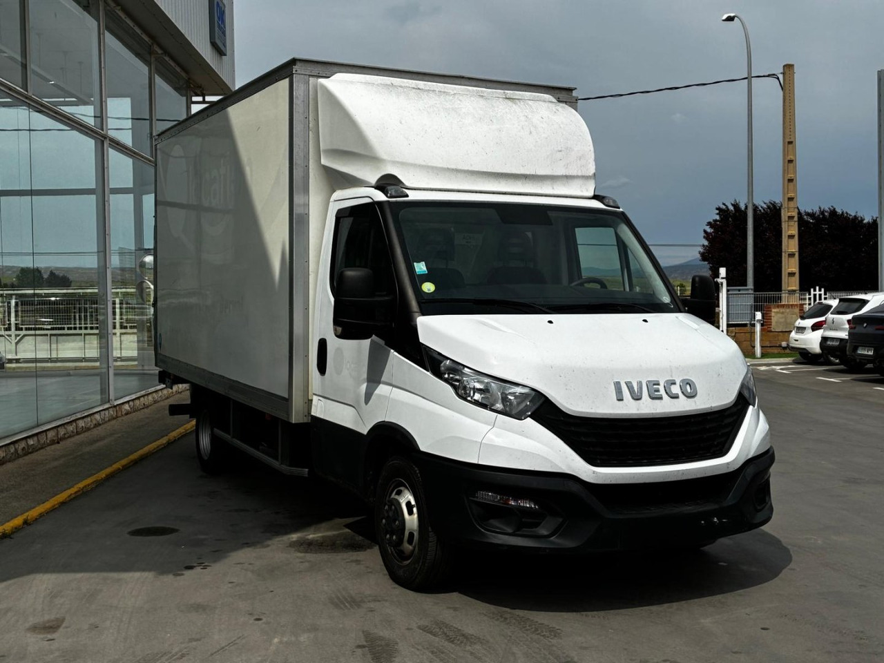Caja cerrada IVECO 35C16 20m3 - כלי רכב מסחרי עם תיבה: תמונה 3 Caja cerrada IVECO 35C16 20m3 - כלי רכב מסחרי עם תיבה: תמונה 3