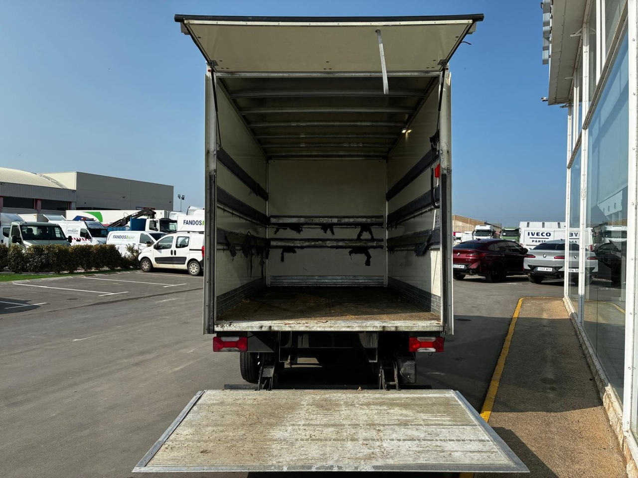 Caja cerrada IVECO 35C16 20m3 - כלי רכב מסחרי עם תיבה: תמונה 5 Caja cerrada IVECO 35C16 20m3 - כלי רכב מסחרי עם תיבה: תמונה 5