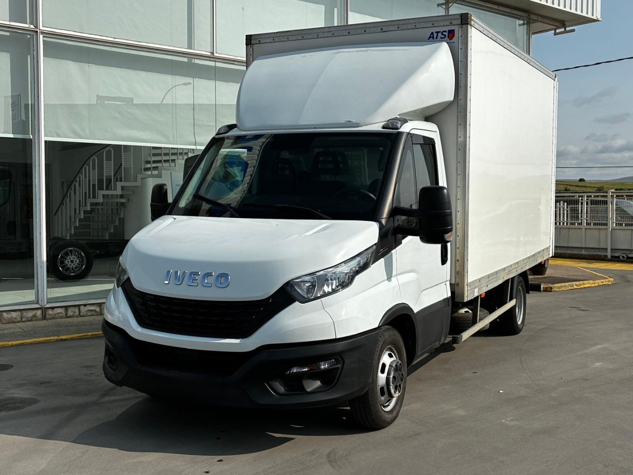 Caja cerrada IVECO 35C16 20m3 - כלי רכב מסחרי עם תיבה: תמונה 1 Caja cerrada IVECO 35C16 20m3 - כלי רכב מסחרי עם תיבה: תמונה 1
