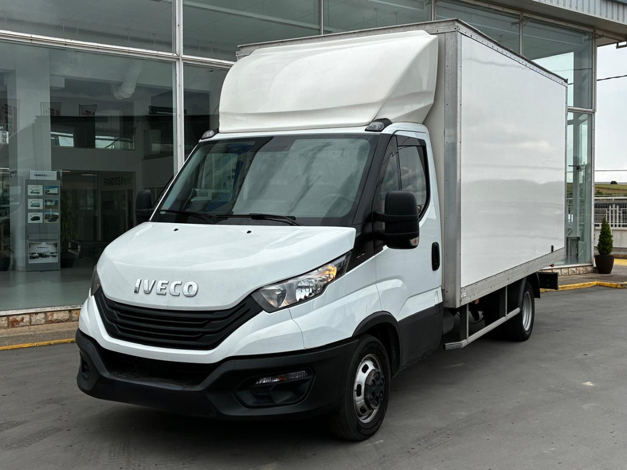 Caja cerrada IVECO 35C16 3.0 20m3 - כלי רכב מסחרי עם תיבה: תמונה 1 Caja cerrada IVECO 35C16 3.0 20m3 - כלי רכב מסחרי עם תיבה: תמונה 1