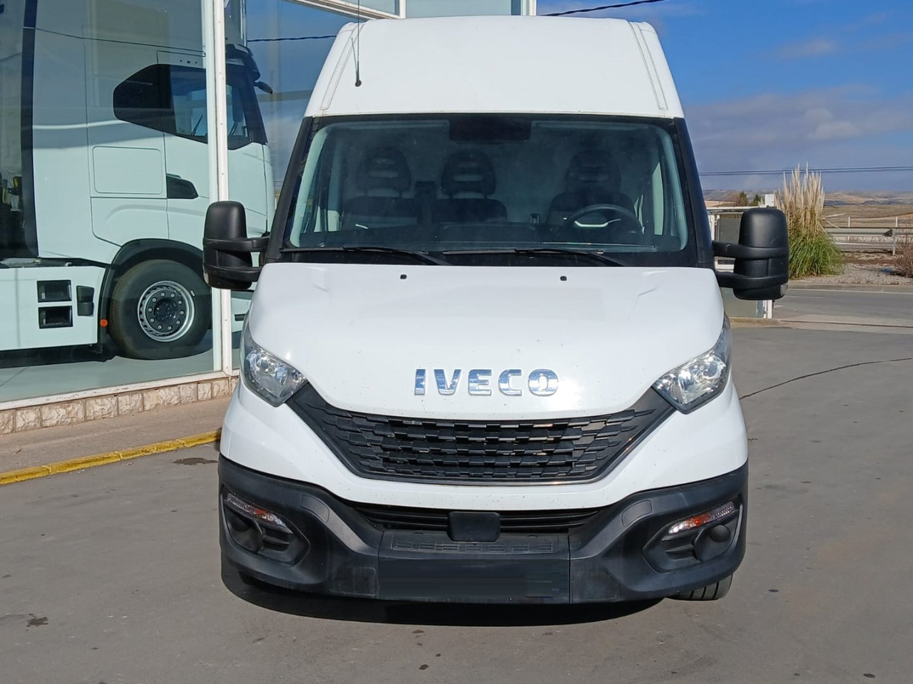 Furgón IVECO 35S14 12m3 - כלי רכב מסחרי עם לוח: תמונה 2 Furgón IVECO 35S14 12m3 - כלי רכב מסחרי עם לוח: תמונה 2