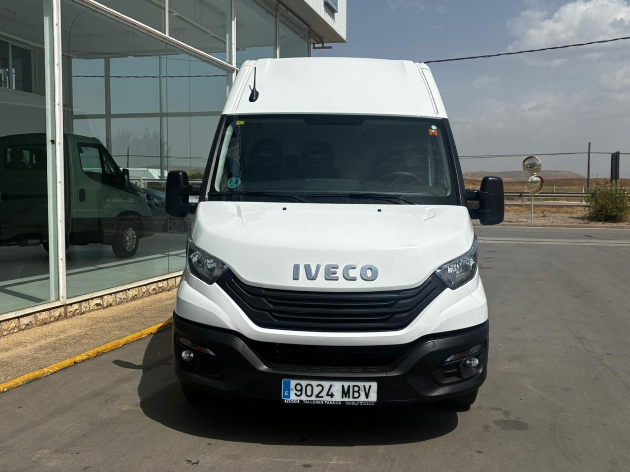 Furgón IVECO 35S14 V 12m3 - כלי רכב מסחרי עם לוח: תמונה 2 Furgón IVECO 35S14 V 12m3 - כלי רכב מסחרי עם לוח: תמונה 2