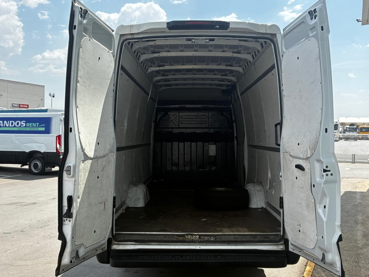 Furgón IVECO 35S14 V 16m3 - כלי רכב מסחרי עם לוח: תמונה 5 Furgón IVECO 35S14 V 16m3 - כלי רכב מסחרי עם לוח: תמונה 5