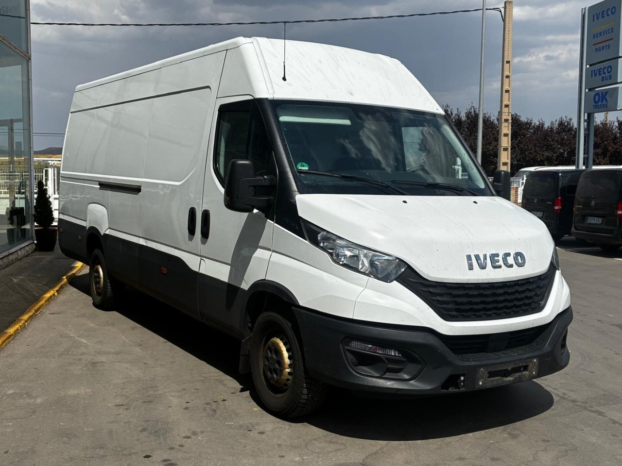 Furgón IVECO 35S14 V 16m3 - כלי רכב מסחרי עם לוח: תמונה 3 Furgón IVECO 35S14 V 16m3 - כלי רכב מסחרי עם לוח: תמונה 3