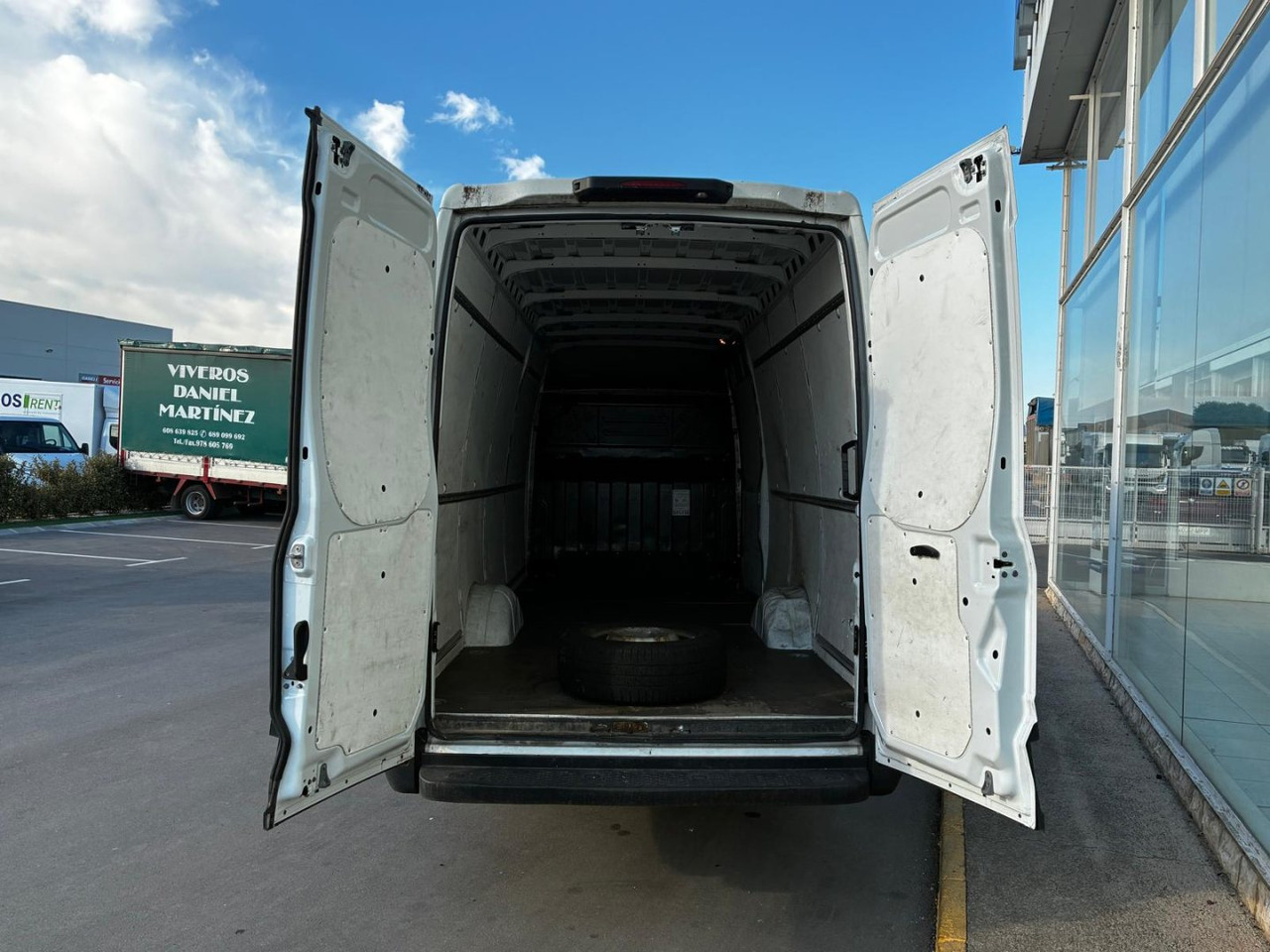 Furgón IVECO 35S14 V 16m3 - כלי רכב מסחרי עם לוח: תמונה 5 Furgón IVECO 35S14 V 16m3 - כלי רכב מסחרי עם לוח: תמונה 5