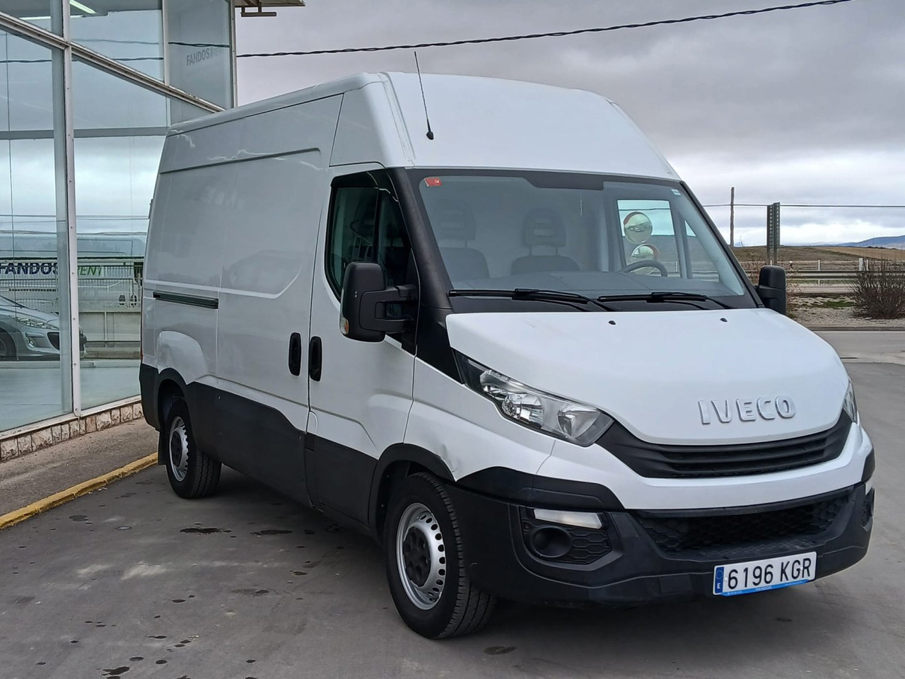 Furgón IVECO 35S16 10.8m3 - כלי רכב מסחרי עם לוח: תמונה 3 Furgón IVECO 35S16 10.8m3 - כלי רכב מסחרי עם לוח: תמונה 3
