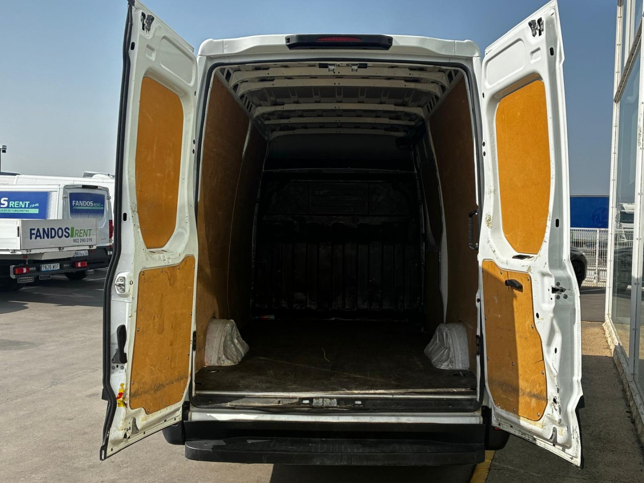 Furgón IVECO 35S16 V 12m3 - כלי רכב מסחרי עם לוח: תמונה 5 Furgón IVECO 35S16 V 12m3 - כלי רכב מסחרי עם לוח: תמונה 5