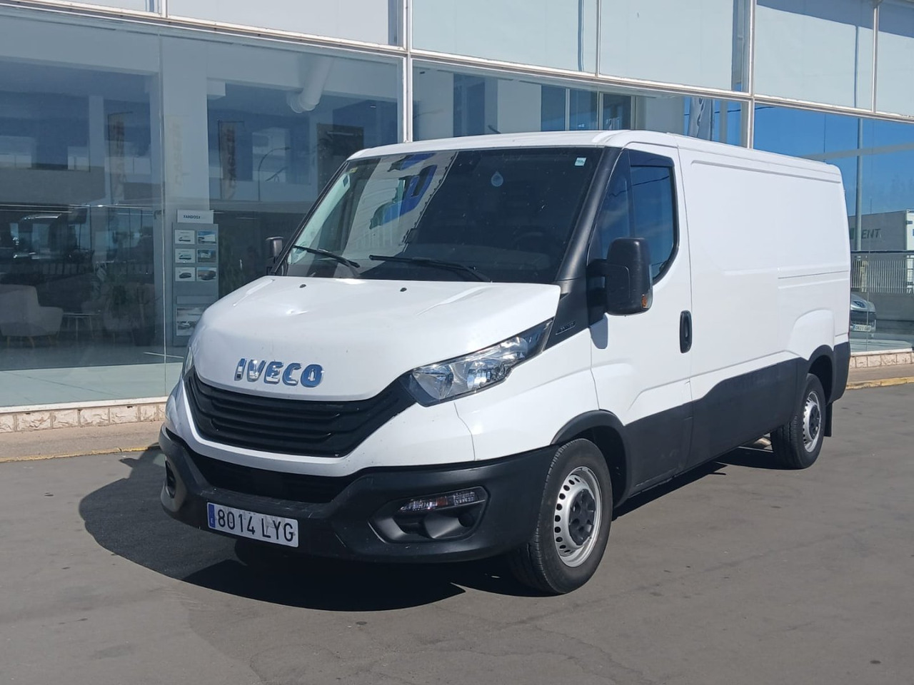 Furgón IVECO 35S16 V 9m3 - כלי רכב מסחרי עם לוח: תמונה 1 Furgón IVECO 35S16 V 9m3 - כלי רכב מסחרי עם לוח: תמונה 1