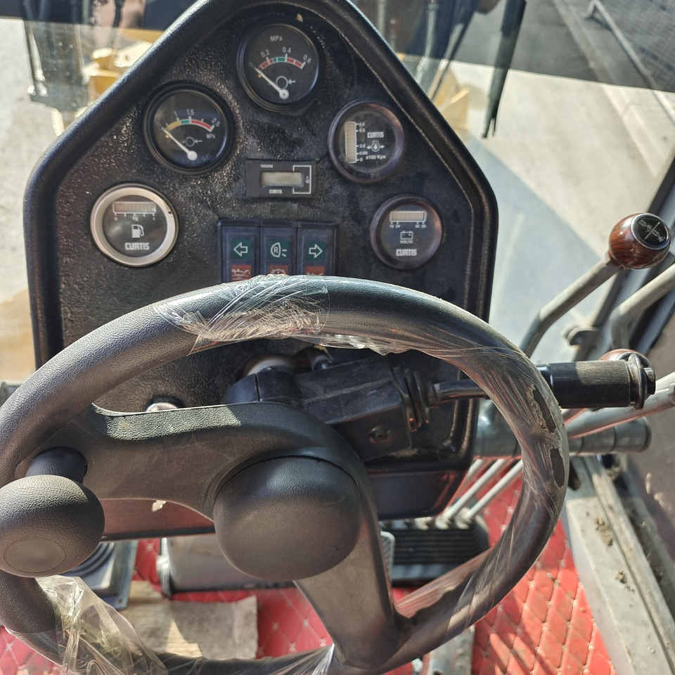 CAT 140 H 140K 140 G - מפלסת: תמונה 5 CAT 140 H 140K 140 G - מפלסת: תמונה 5