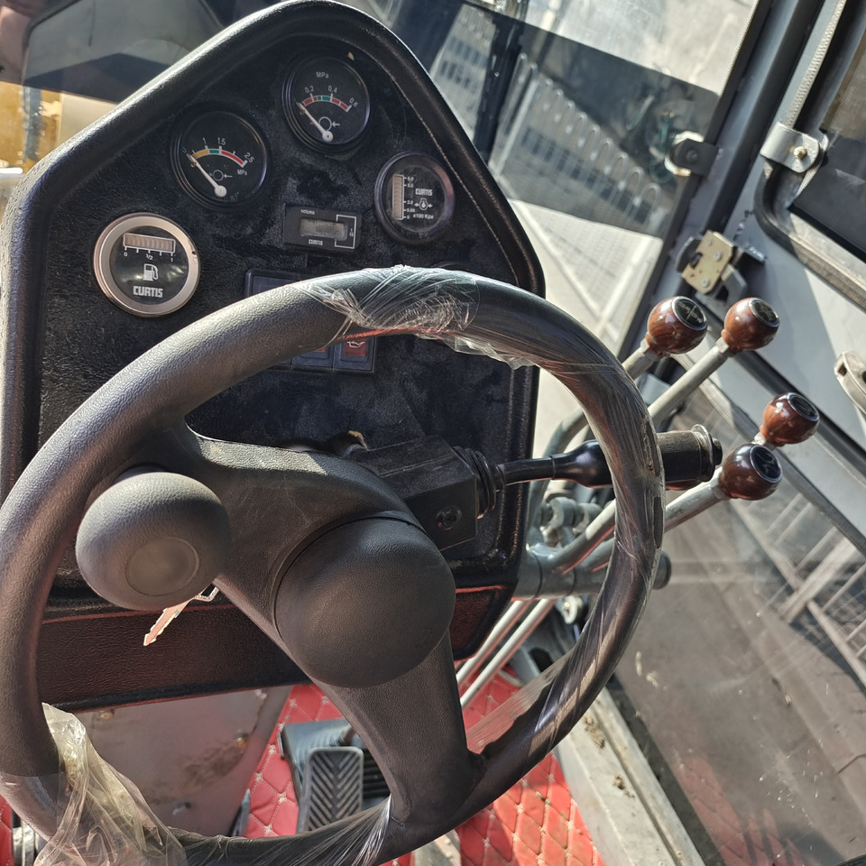CAT 140 H 140K 140 G - מפלסת: תמונה 2 CAT 140 H 140K 140 G - מפלסת: תמונה 2