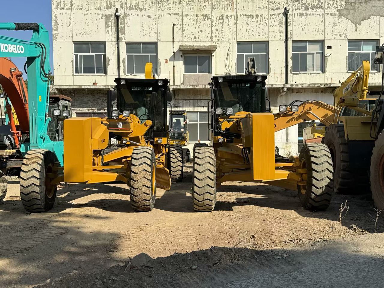 CAT 140K - מפלסת: תמונה 2 CAT 140K - מפלסת: תמונה 2