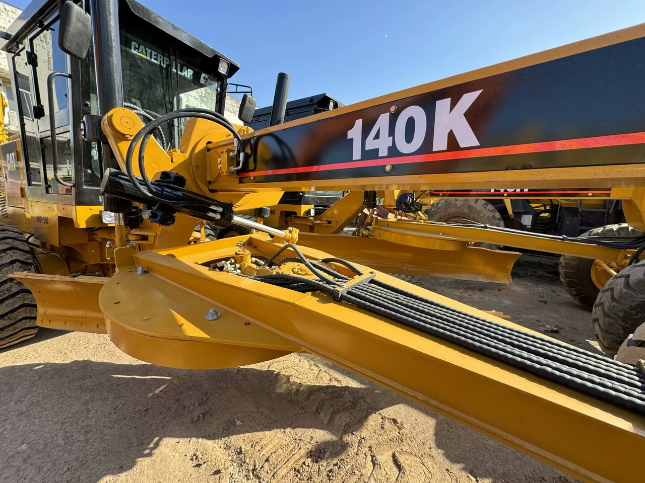 CAT 140K - מפלסת: תמונה 1 CAT 140K - מפלסת: תמונה 1