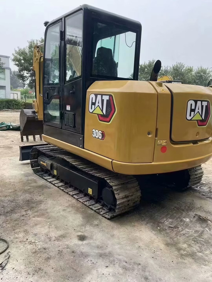 מיני מחפר CAT 306E2: תמונה 9
