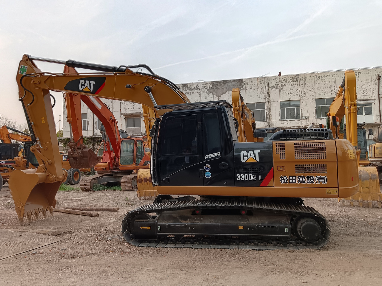 CAT 330D2L - מחפר סורק: תמונה 1 CAT 330D2L - מחפר סורק: תמונה 1