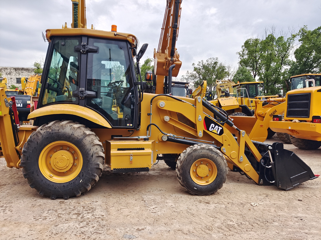 CATERPILLAR 420F BRAND NEW - מחפרון: תמונה 2 CATERPILLAR 420F BRAND NEW - מחפרון: תמונה 2