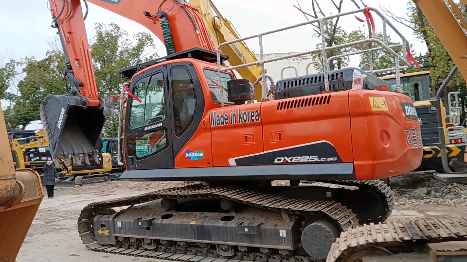 DOOSAN DX 225 LC - 9 C DX225 LCA - מחפר סורק: תמונה 1 DOOSAN DX 225 LC - 9 C DX225 LCA - מחפר סורק: תמונה 1