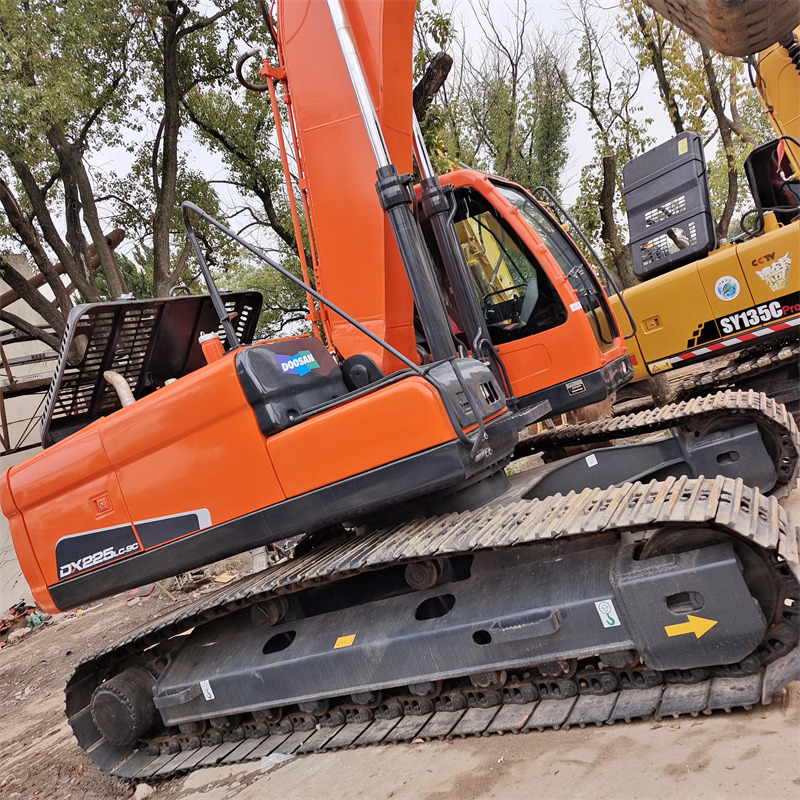 מחפר סורק DOOSAN DX 225 LC - 9 C: תמונה 1