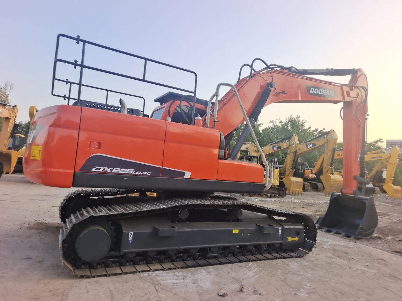 DOOSAN DX225LC-9C - מחפר סורק: תמונה 1 DOOSAN DX225LC-9C - מחפר סורק: תמונה 1