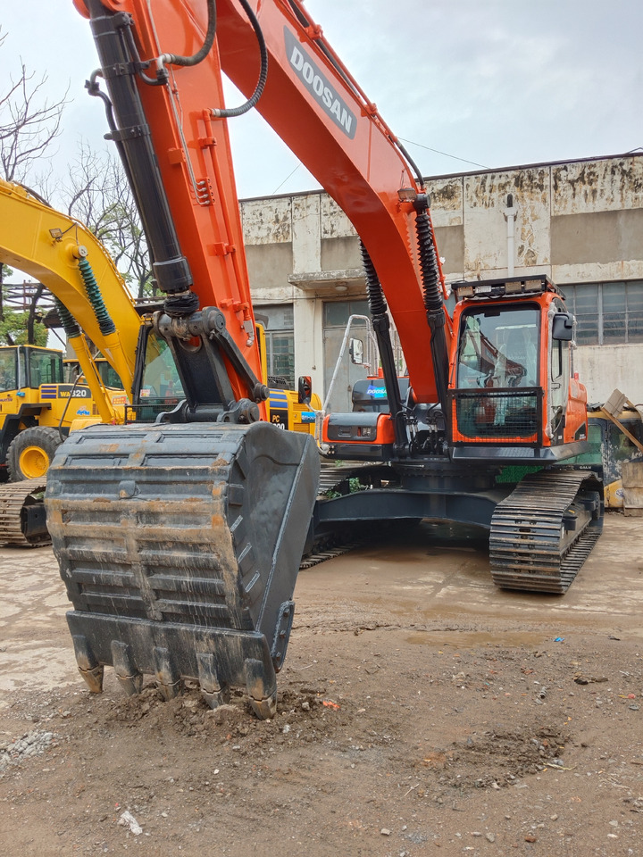 DOOSAN DX300 LC Durable 30-Ton Crawler Excavator - מחפר סורק: תמונה 3 DOOSAN DX300 LC Durable 30-Ton Crawler Excavator - מחפר סורק: תמונה 3