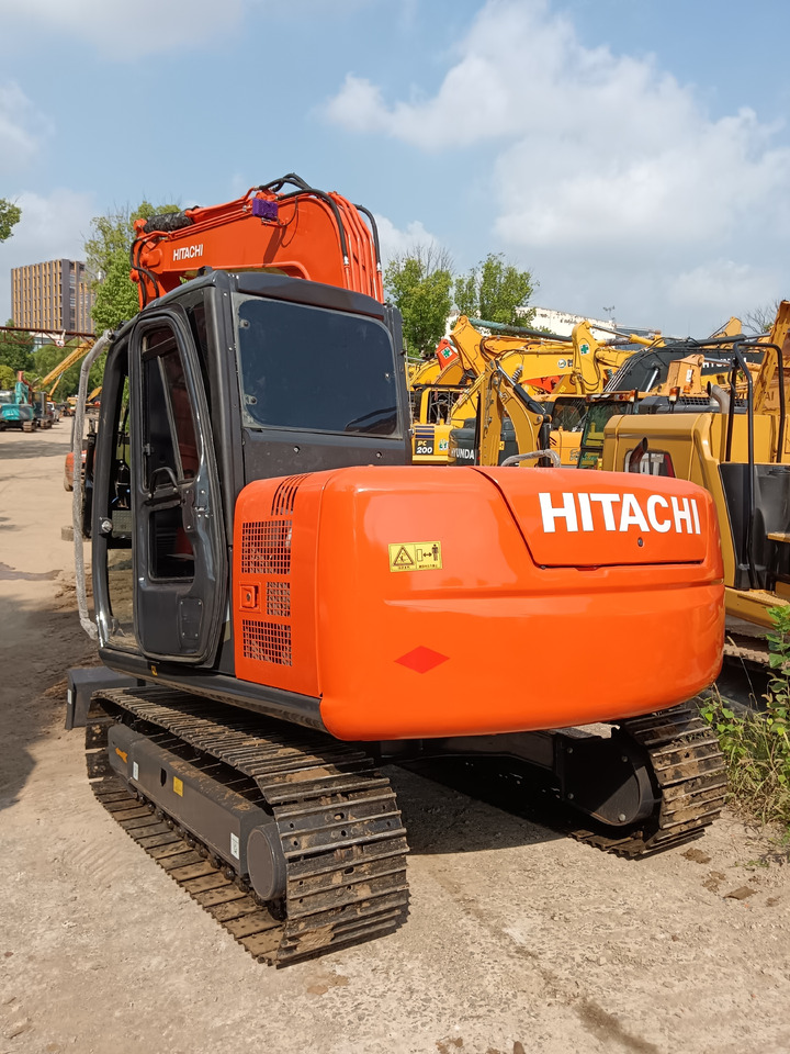 HITACHI ZX 70 - מיני מחפר: תמונה 1 HITACHI ZX 70 - מיני מחפר: תמונה 1