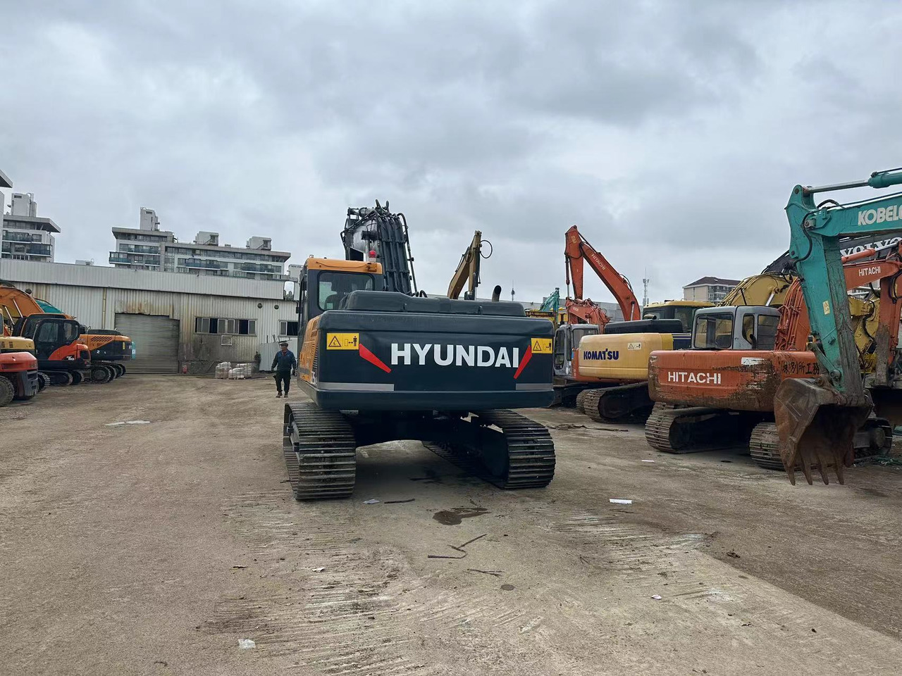 HYUNDAI 225LC-9T - מחפר סורק: תמונה 4 HYUNDAI 225LC-9T - מחפר סורק: תמונה 4