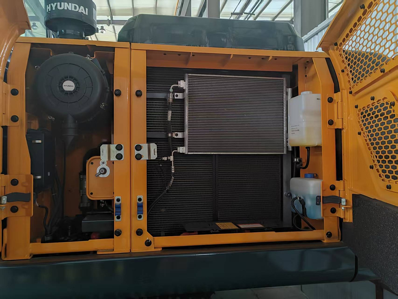 HYUNDAI HX200 HX220HD HX225HD 100% BRAND NEW - מחפר סורק: תמונה 4 HYUNDAI HX200 HX220HD HX225HD 100% BRAND NEW - מחפר סורק: תמונה 4