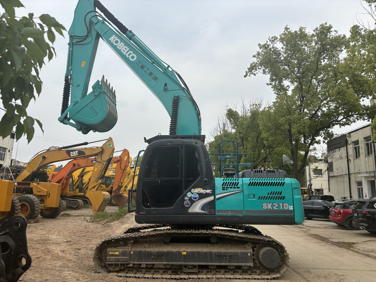 KOBELCO SK210LC - מחפר סורק: תמונה 2 KOBELCO SK210LC - מחפר סורק: תמונה 2