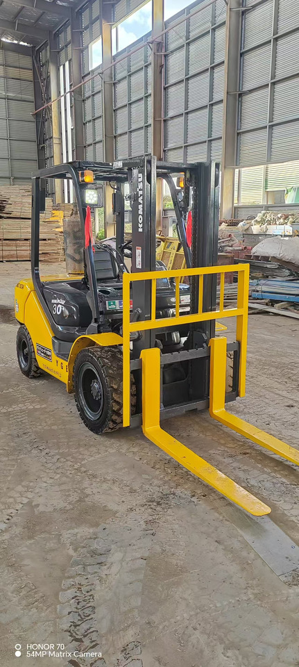 KOMATSU FD 30 - מלגזת סולר: תמונה 4 KOMATSU FD 30 - מלגזת סולר: תמונה 4