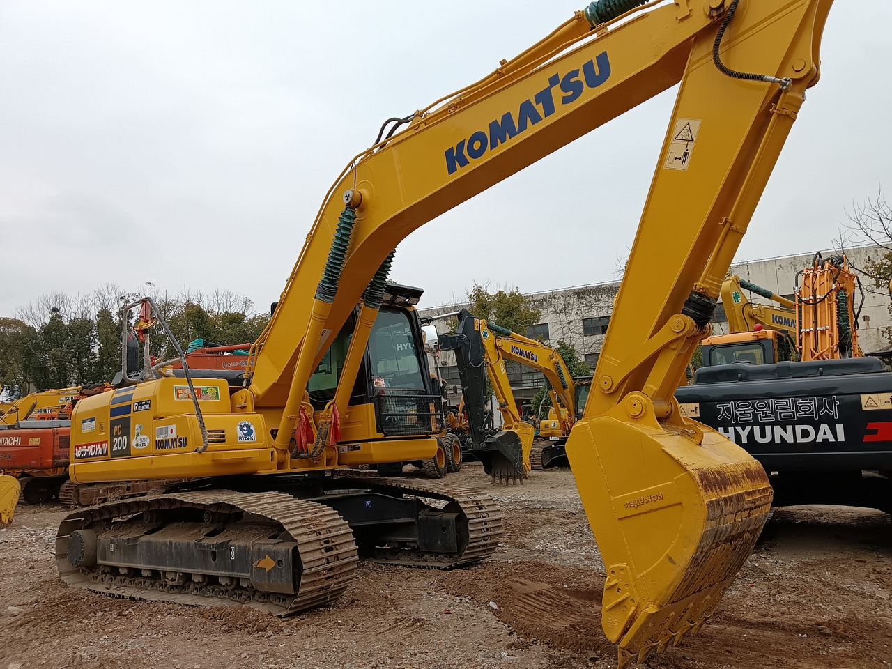 KOMATSU PC200-8N1 - מחפר סורק: תמונה 2 KOMATSU PC200-8N1 - מחפר סורק: תמונה 2
