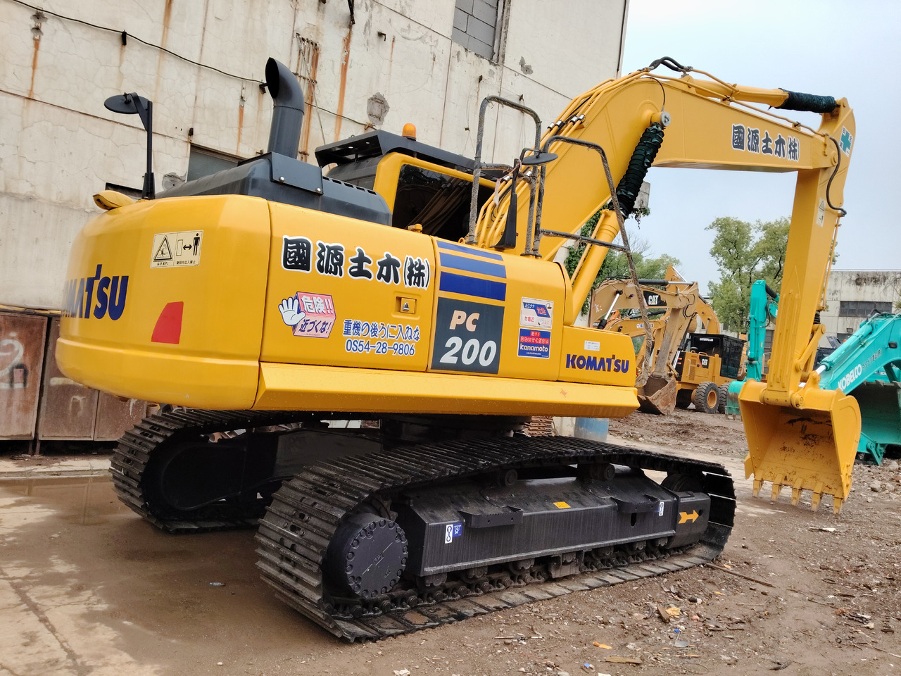 KOMATSU PC200-8 - מחפר סורק: תמונה 1 KOMATSU PC200-8 - מחפר סורק: תמונה 1