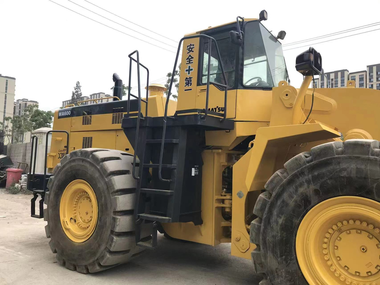 KOMATSU WA600-6 - מעמיס גלגלים: תמונה 3 KOMATSU WA600-6 - מעמיס גלגלים: תמונה 3