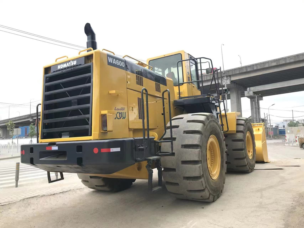 KOMATSU WA600 WA 600 - 6 - מעמיס גלגלים: תמונה 4 KOMATSU WA600 WA 600 - 6 - מעמיס גלגלים: תמונה 4