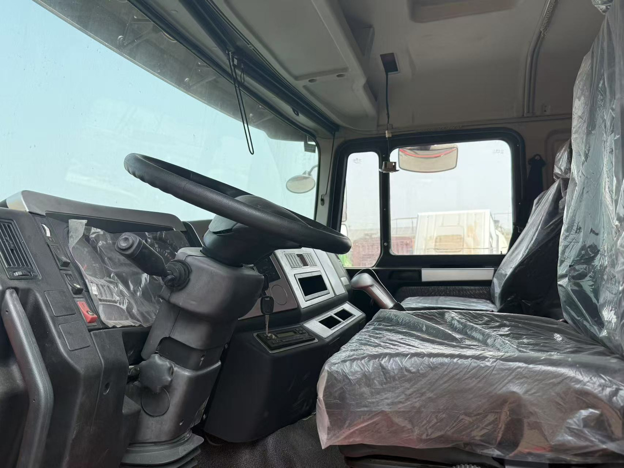 SHACMAN F3000 8*4 - מזהיר: תמונה 2 SHACMAN F3000 8*4 - מזהיר: תמונה 2