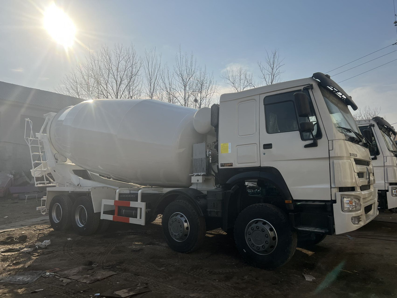 SINOTRUK HOWO 371 8X4 16 Cubic Meter SINOTRUK Howo Concrete Mixer Truck - מערבל בטון: תמונה 4 SINOTRUK HOWO 371 8X4 16 Cubic Meter SINOTRUK Howo Concrete Mixer Truck - מערבל בטון: תמונה 4