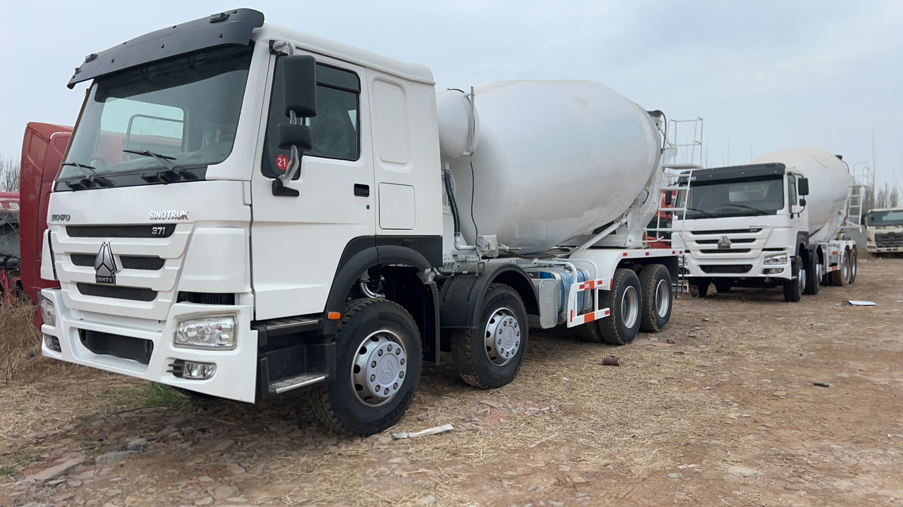 SINOTRUK HOWO 371 8X4 16 Cubic Meter SINOTRUK Howo Concrete Mixer Truck - מערבל בטון: תמונה 1 SINOTRUK HOWO 371 8X4 16 Cubic Meter SINOTRUK Howo Concrete Mixer Truck - מערבל בטון: תמונה 1