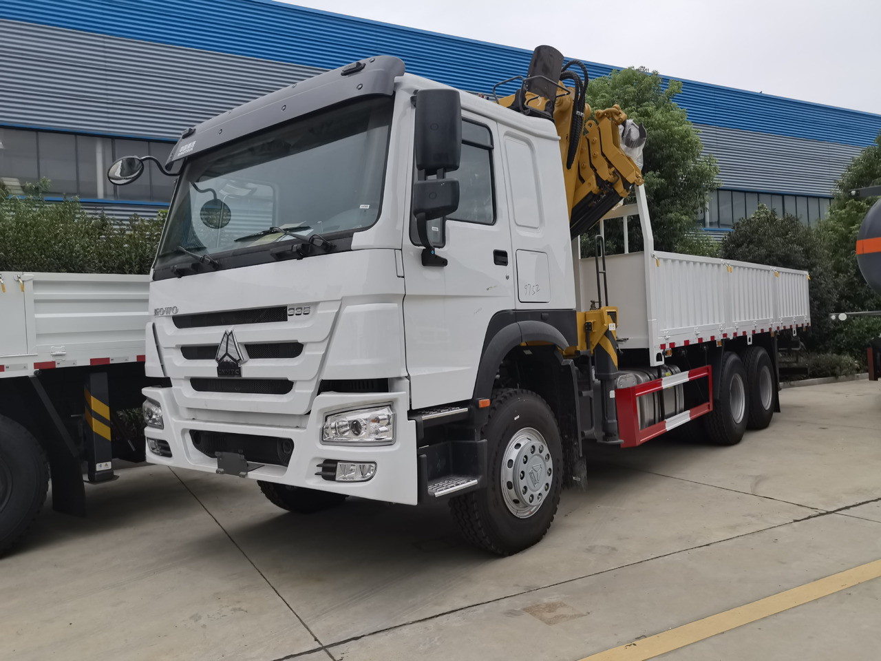 SINOTRUK HOWO 8 TON Knuckle Boom Crane TRUCK MOUNTED CRANE - משאית מנוף: תמונה 2 SINOTRUK HOWO 8 TON Knuckle Boom Crane TRUCK MOUNTED CRANE - משאית מנוף: תמונה 2