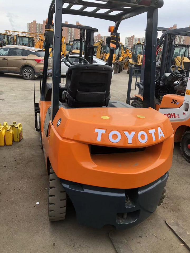 TOYOTA FD 30 - מלגזת סולר: תמונה 5 TOYOTA FD 30 - מלגזת סולר: תמונה 5